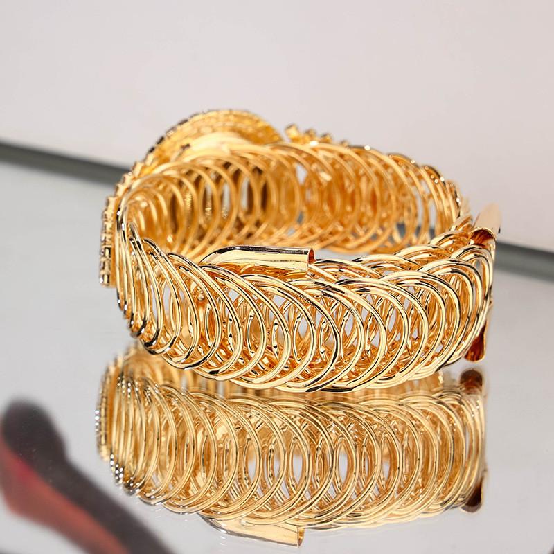 Moderne Damen-Quarzuhr mit Voll-Diamant-Akzenten für Freizeit und Büro