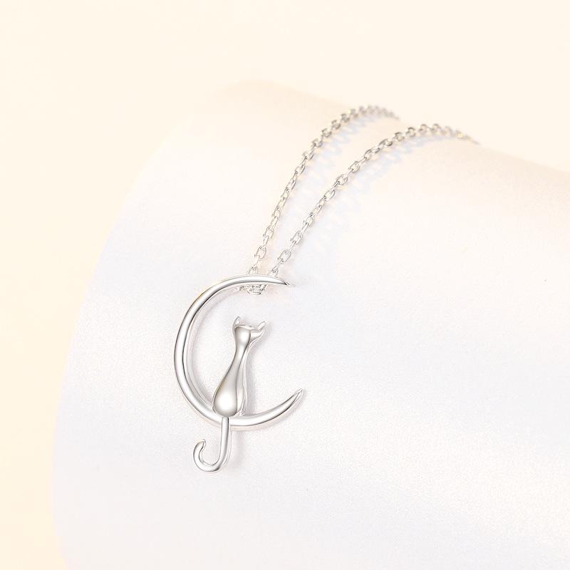 

S925 Sterling Silver Cat on Moon Necklace - Cute Korean Style Clavicle Chain for Women 925 Silver платиновый