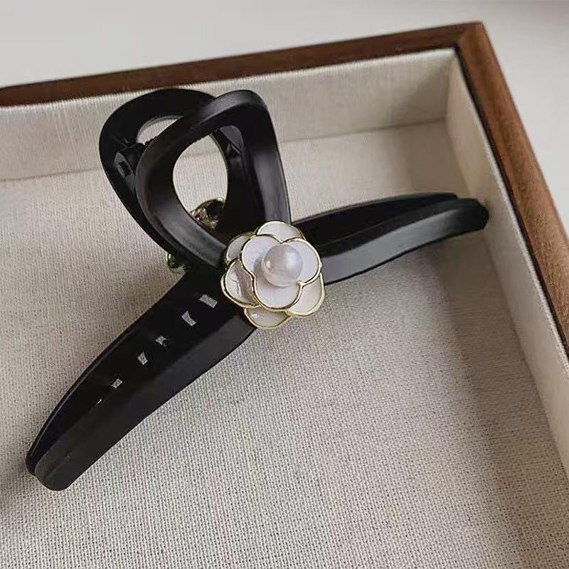 1pc black matte camellia grab clip large elegant French hair clip, the back of the head coil hair premium shark clip hair grip