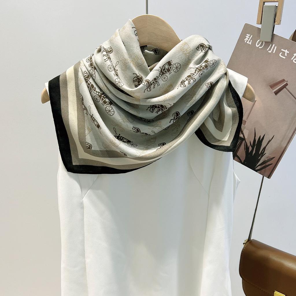 Retro light luxury high-end carriage cotton and linen scarf, spring and autumn new 71cm small square scarf, foreign-style decorative versatile scarf