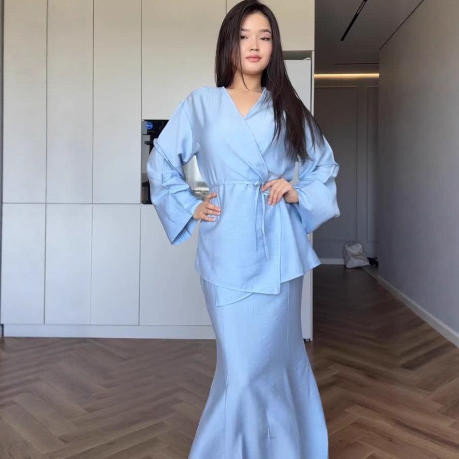 European-American V-Neck Long Dress: 2025 Summer Casual, Loose, Long-Sleeved, Slim-Fit with Tie-Up.
