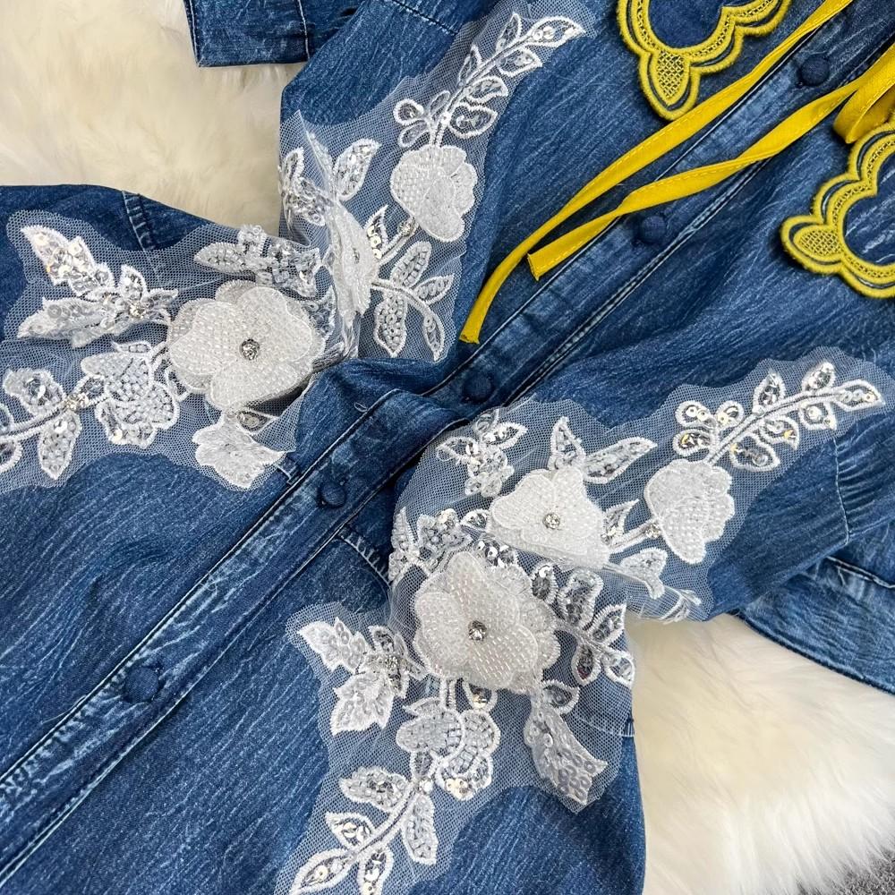 Элегантное женское ковбойское платье-рубашка с рюшами на подиуме — фото 5