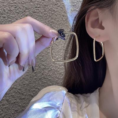 South Korea Dongdaemun Geometric Square Earrings Simple and Cold Wind Smooth Metal Stud Earrings Women's 925 Silver Needle Ears