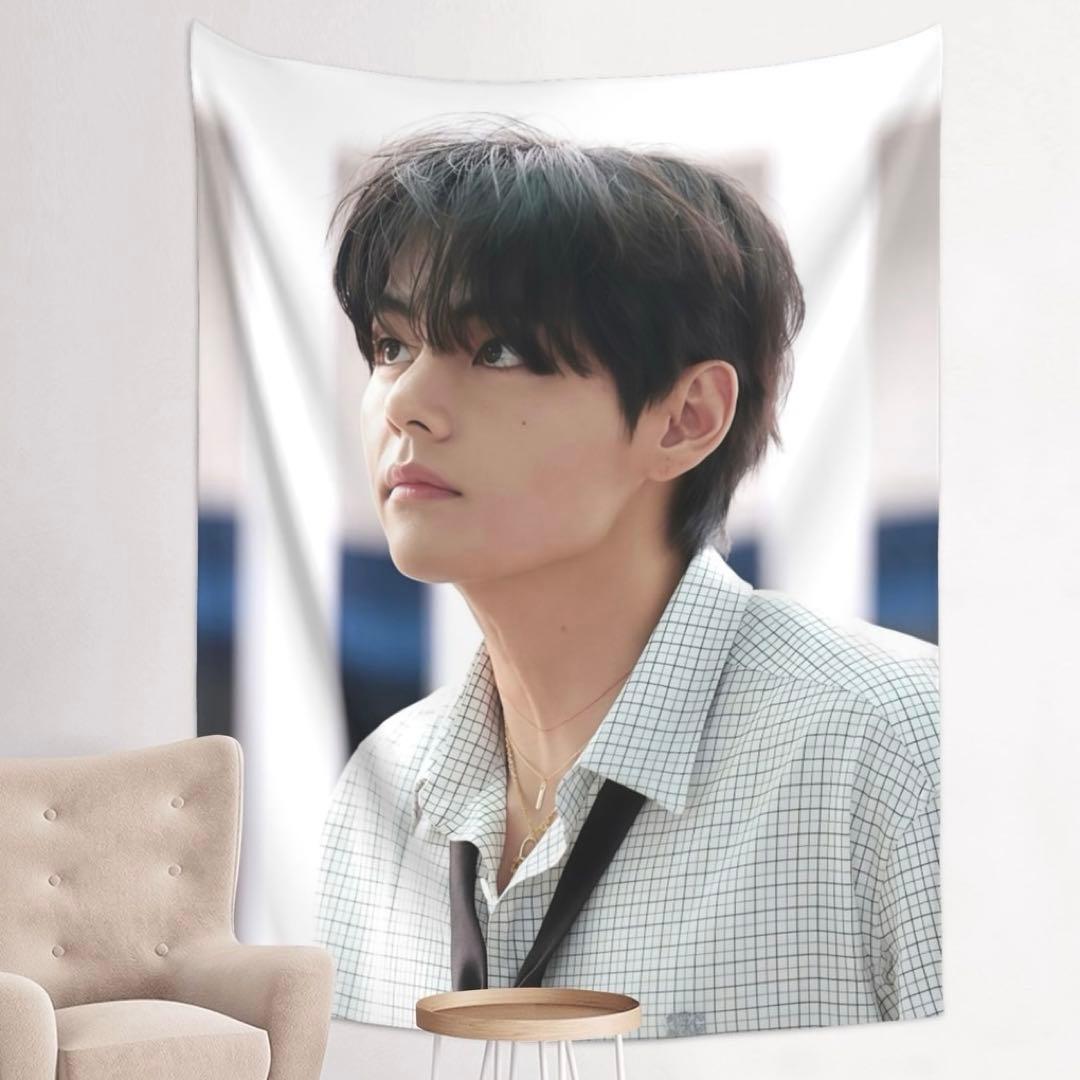 

[USED] BTS Tapestry CELINE Taehyung V Tae