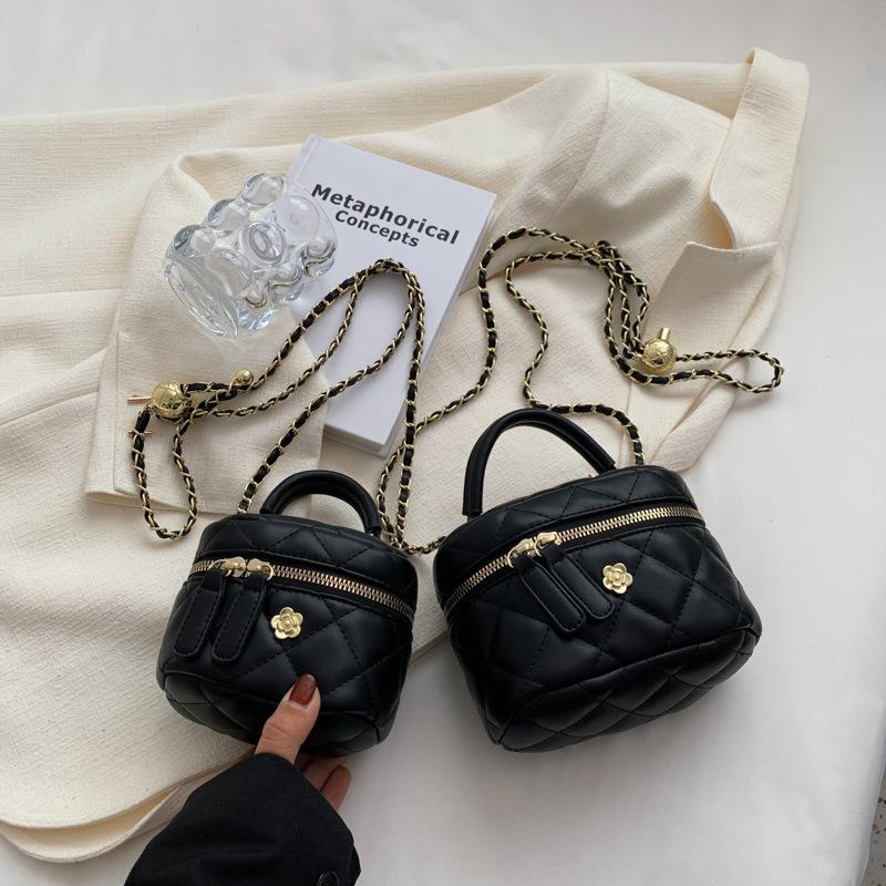 Versatile Handbag Women's New Chain Shoulder Messenger Bag