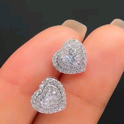 Huitan Classic Heart Stud Earrings Crystal Cubic Zirconia Eternity Timeless Women Earrings Fancy Girl Gift High Quality Zircon