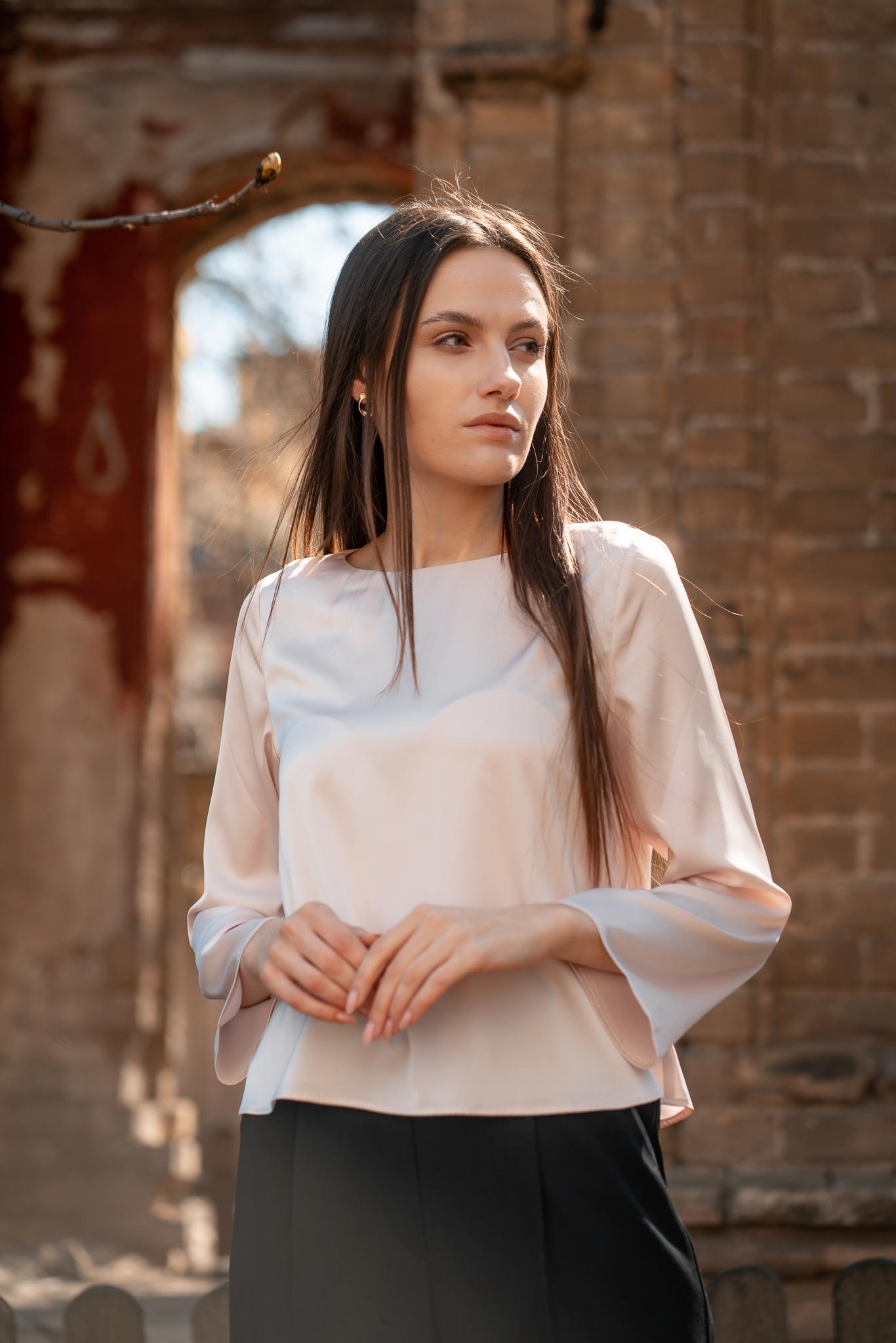 

Гладка блузка вільного крою з широкими рукавами 40 колір лаванди червоніти