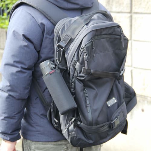 Good Plus Bottle Cover, 500ml Type [Black/Red Reversible] [Stretchy Wetsuit Material for a Perfect Fit] [Includes Aluminum Carabiner for Convenient Ha