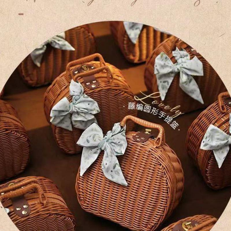 Bridal Party Souvenir: Heytea Cup for Bridesmaids and Groomsmen