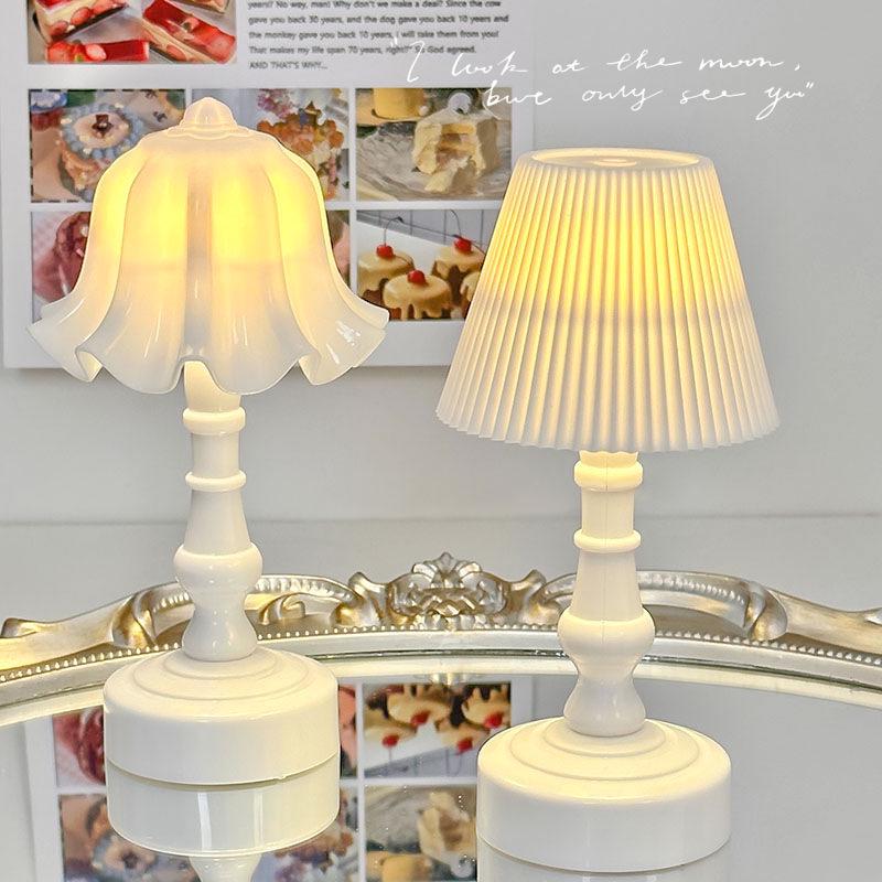 Retro Small Table Lamp: Perfect for Bedroom, Dorm, or As a Birthday Gift for Bestie. Adds Night Light and Decorative Atmosphere To Your Space.