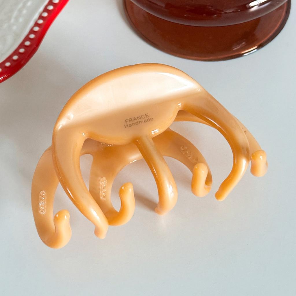 

Stylish 4mm Thick Acetate Hair Clip With Premium Feel For Elegant Updos And Fashionable Hairstyles