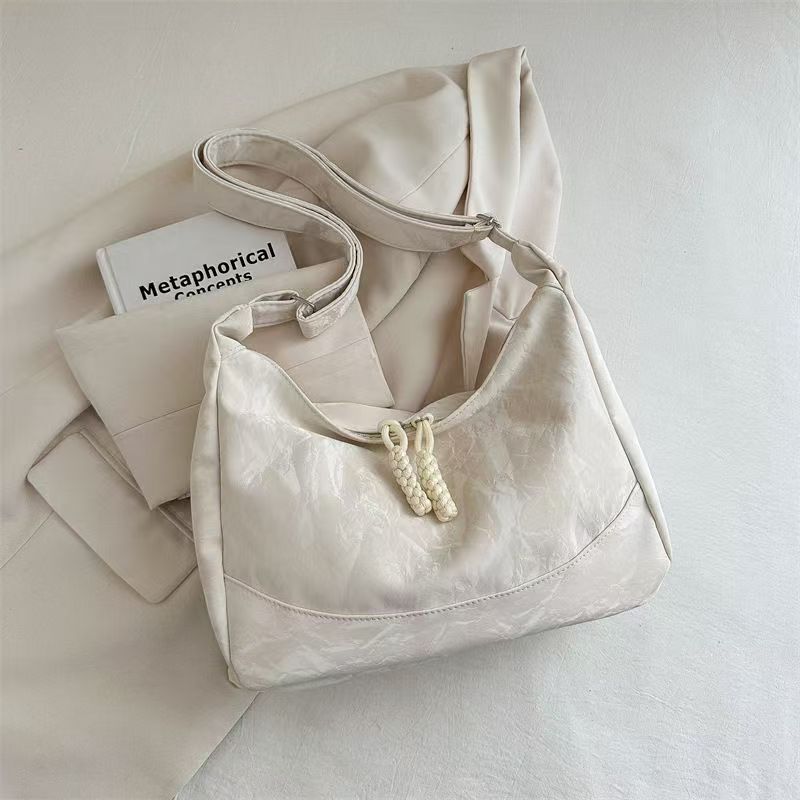 Spring New Women's Bag Fashion Large Capacity Premium Sense Scrub Slack Lazy Wind Shoulder Bag Tote Bag