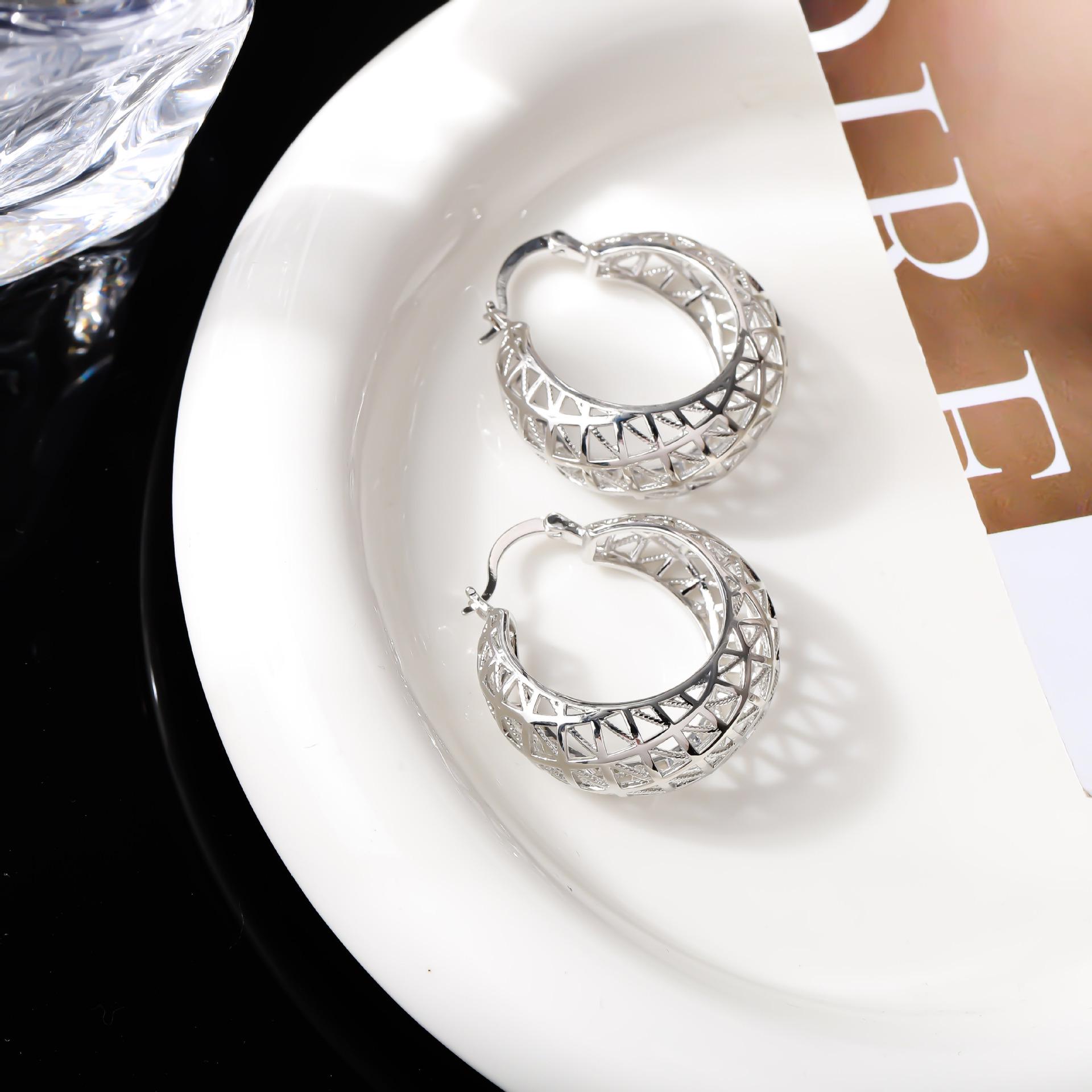 Cross-Border Bohemian Hollow Bird s Nest Earrings: Classic European & American Heavy Work Ear Cuffs, INS Style.
