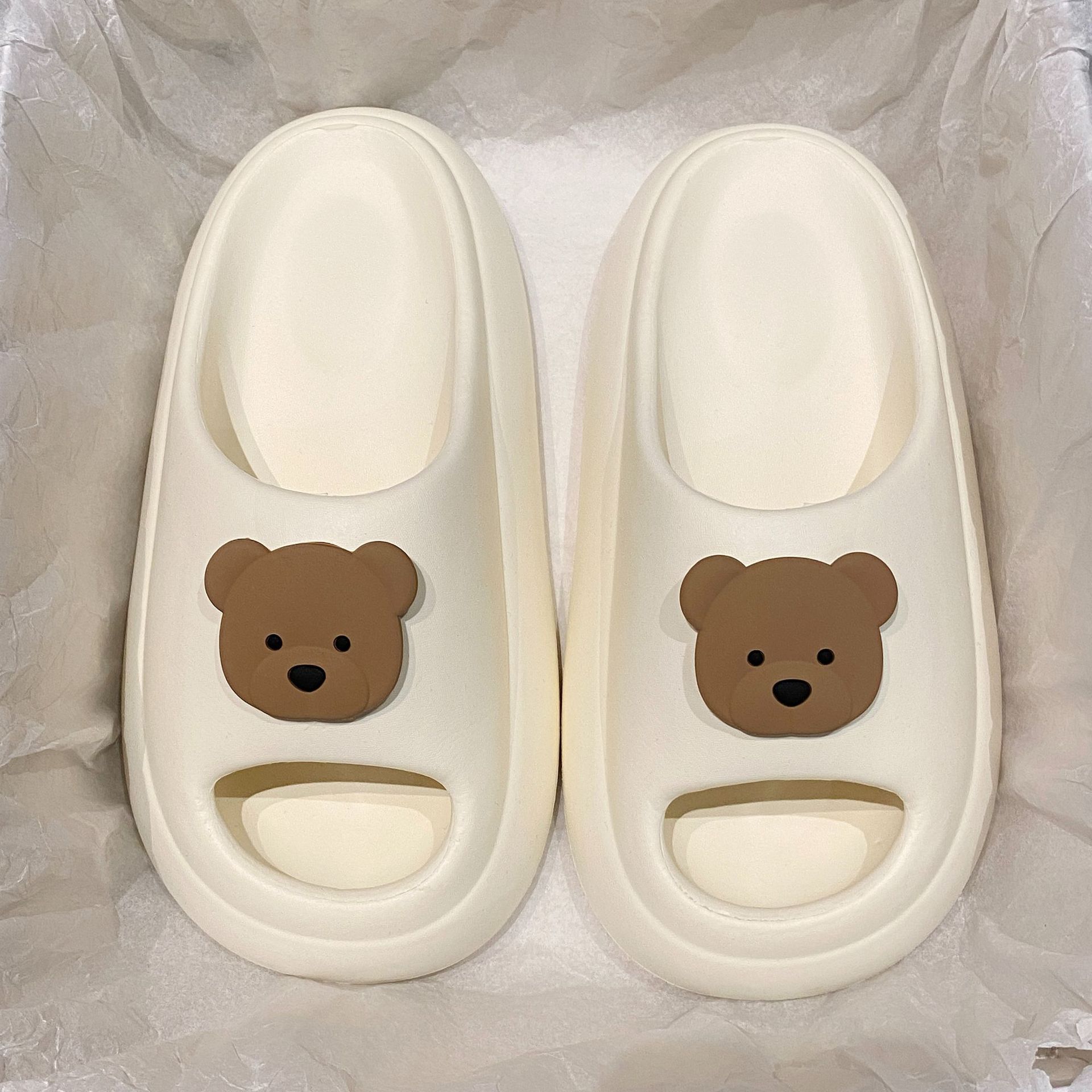 

Тапочки EVA Cartoon Bear 2025 Весна и лето Нескользящие пляжные шлепанцы Женские удобные мягкие домашние тапочки Cloud 40-41 белый