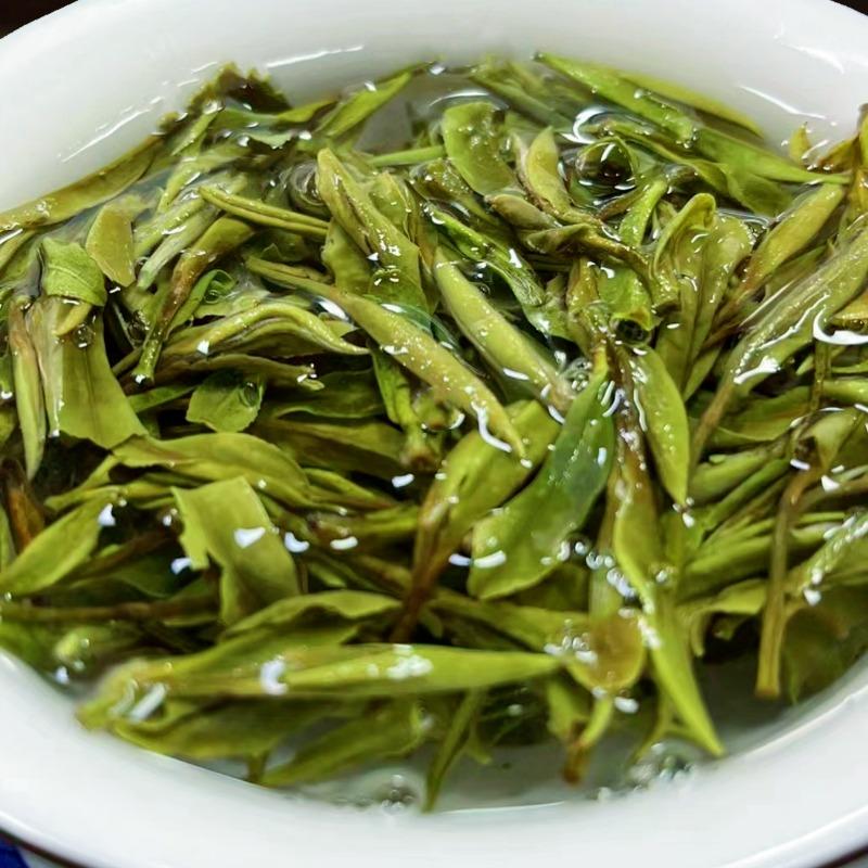 Gâteau au thé blanc à la pivoine blanche du Fujian Feuilles de thé du vieil arbre Nouveau thé 300 g