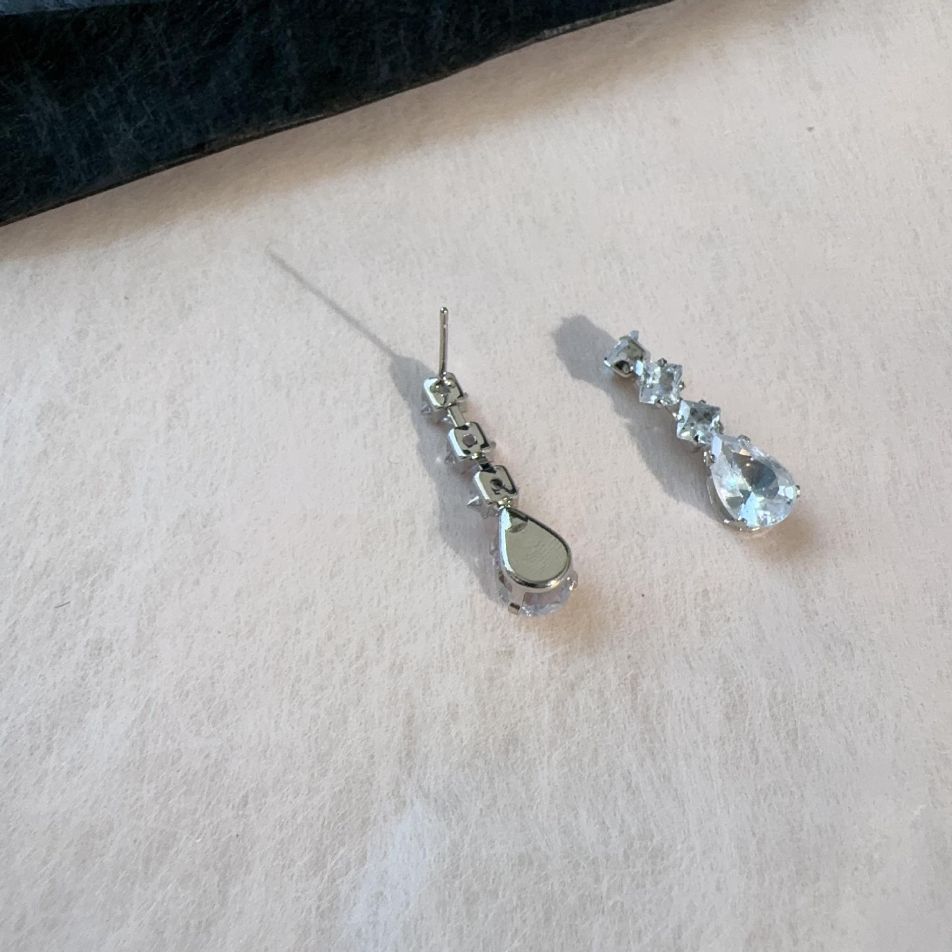 

Модные серьги-капли из кубического циркония в форме листа, сияющие прозрачные фианиты, элегантные свадебные серьги серебряный