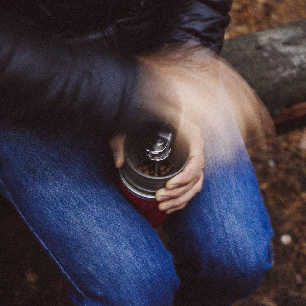 Cafflano Portable Coffee Maker, Outdoor, Hand Drip, Coffee Grinder, Coarseness Adjustment, Paperless Filter, Includes Mug, Red, 9 x 9 x 19.5 cm,