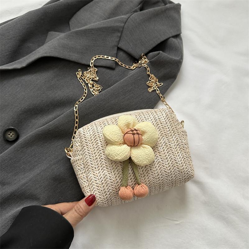 

Trendy Medium Woven Handbag For Women In Creamy Beige And Khaki Perfect For Fall бежевый