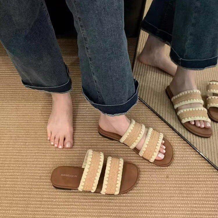 Ethno-Stil gewebte Zehensteg-Hausschuhe mit flachem Boden Damen Sommerbekleidung böhmisch Badeurlaub Strand-Sandalen Damen