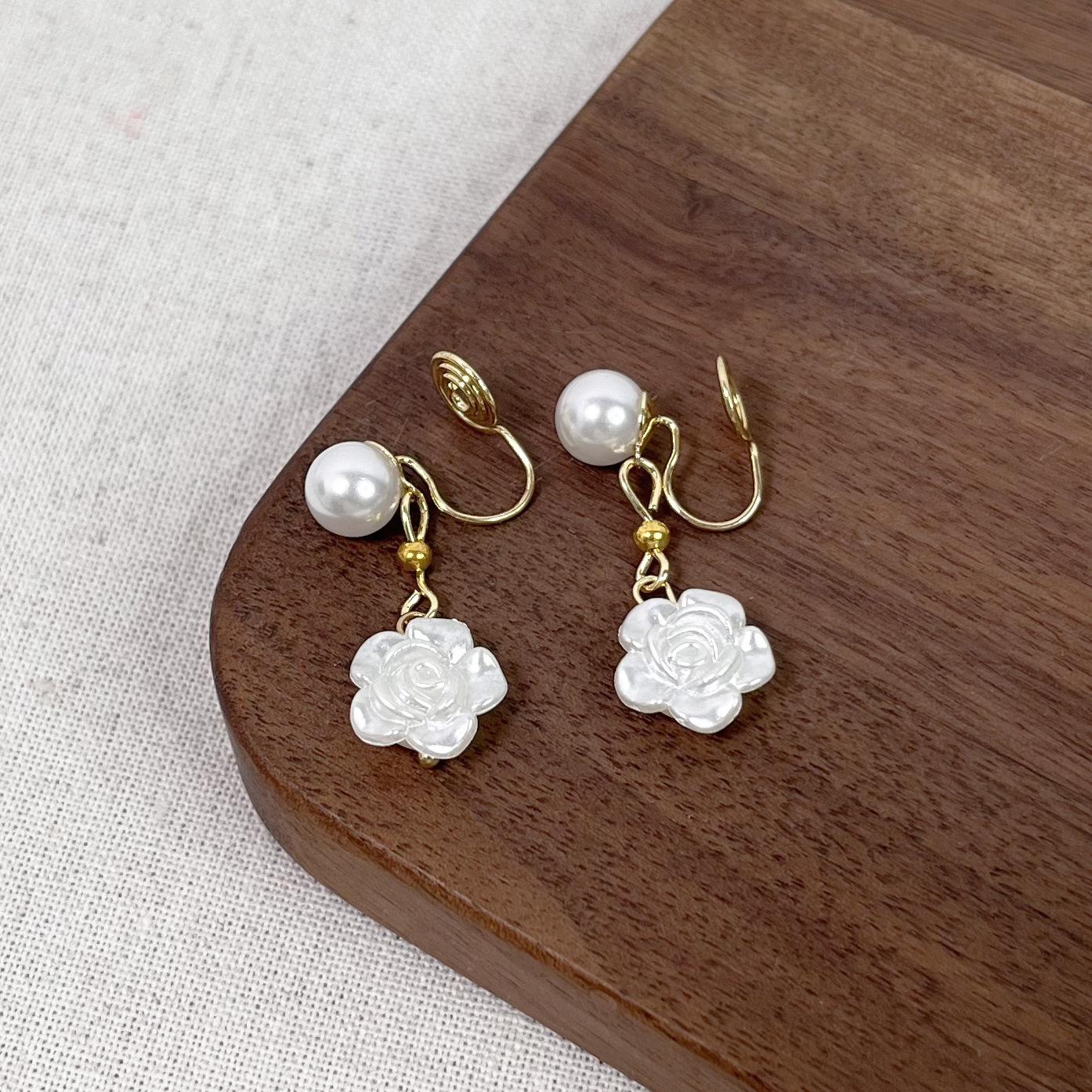 Elegant Tassel Mosquito Coil Ear Cuff - Stylish Autumn/Winter Jewelry for All Face Shapes