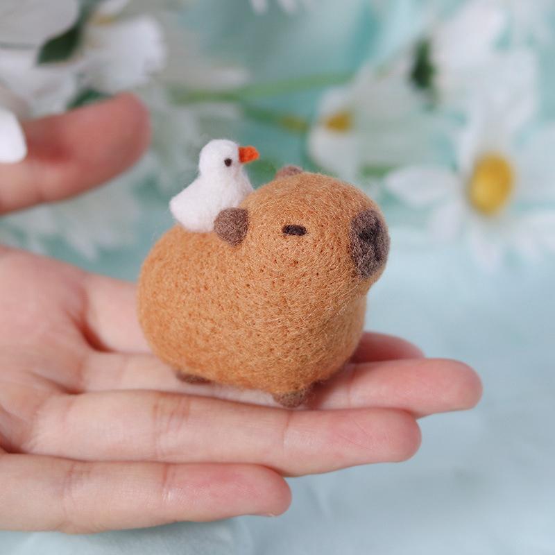 Cute Chubby Capybara Gray Fish Beginner Material Kit Wool Felt Handmade Diy Doll Plush Toys Desktop Decorations