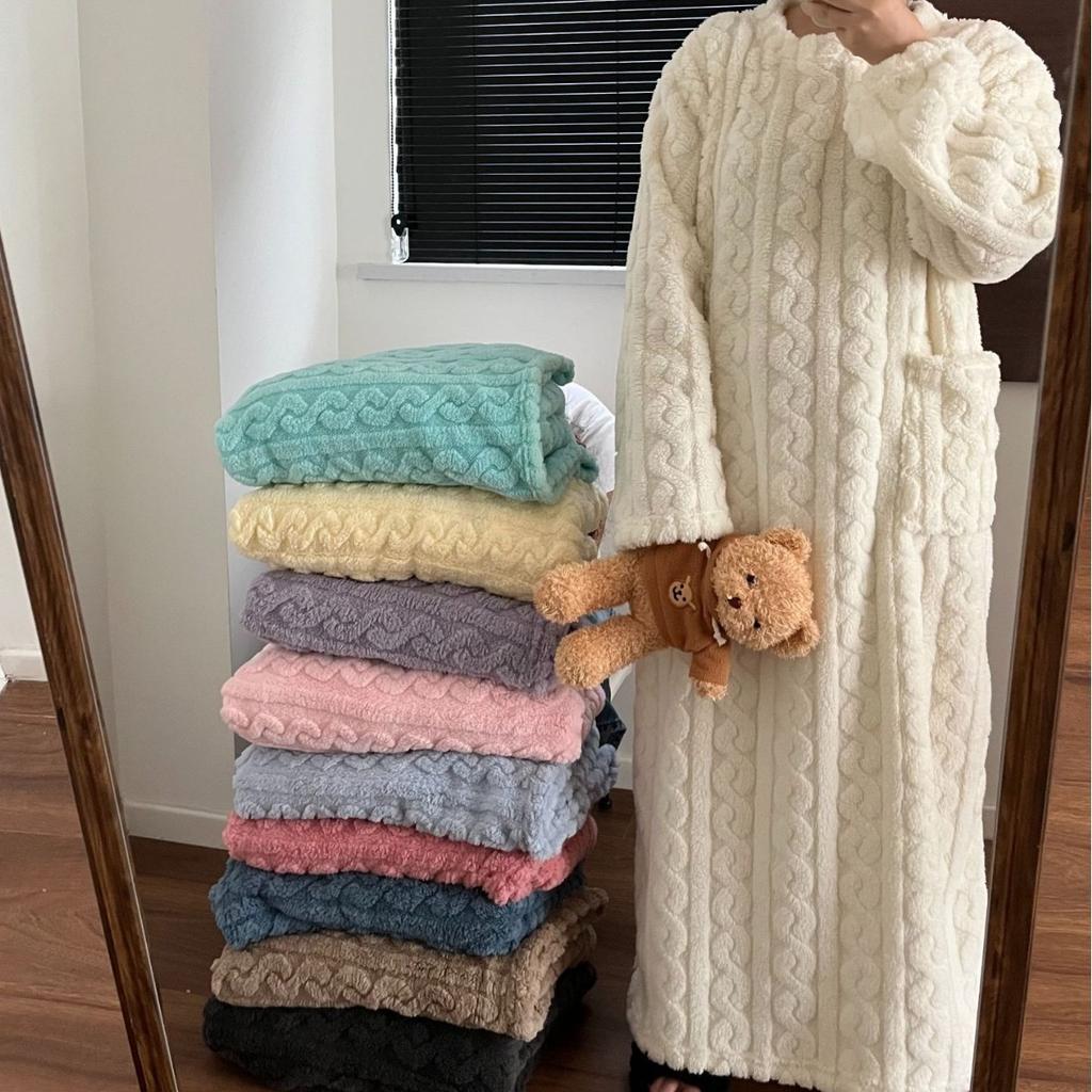 Thick Coral Velvet Jacquard Pajamas with Added Velvet Winter Pajamas Warm Home Clothes, Pajamas