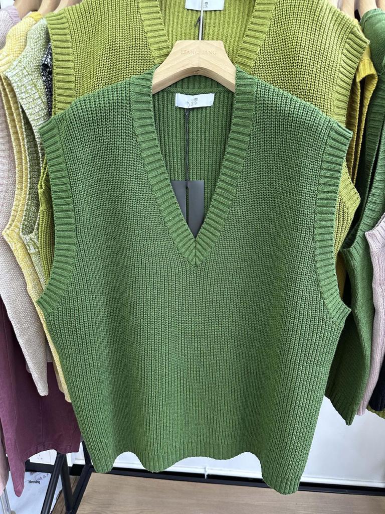Xiao Wang's 19364 Spring Korean Plus Size V-Neck Casual Loose Knit Sweater Vest