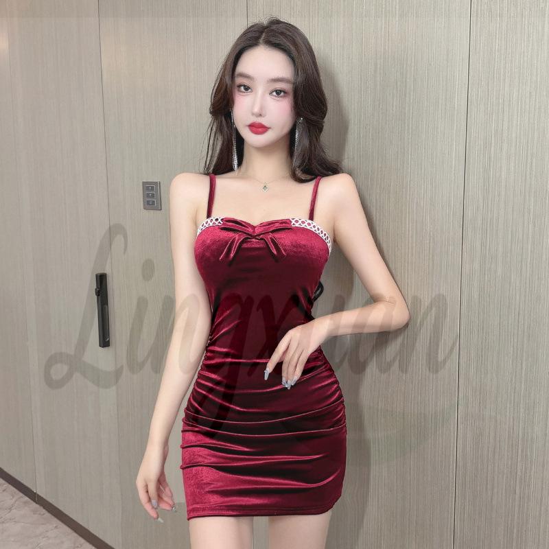 Elegant Velvet Spaghetti Strap Dress for Nightclub & Spa Technicians Medium вино красного
