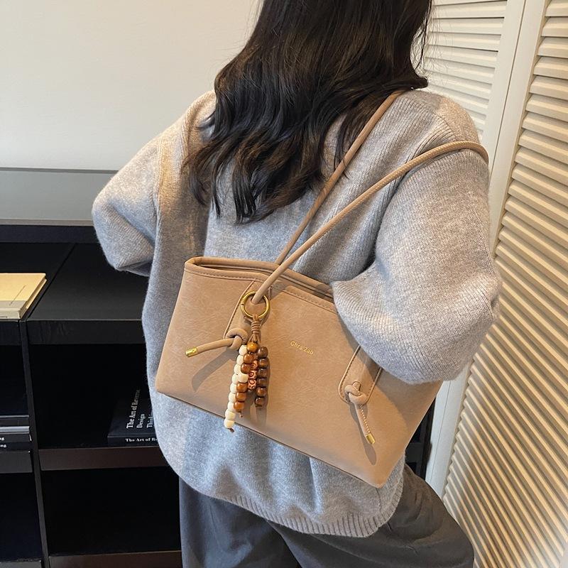 Retro Niche Texture Underarm Bag Women's 2025 New Simple Portable Commuter Tote Bag Large Capacity Shoulder Bag