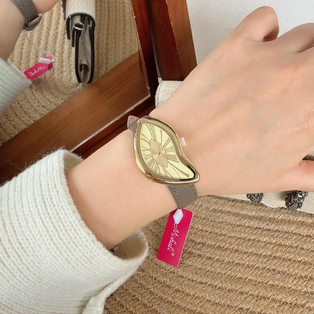 Medieval Cras Melt Twist Creative Watch Y2K Fashion Trendy Leather Premium Niche Design Watch