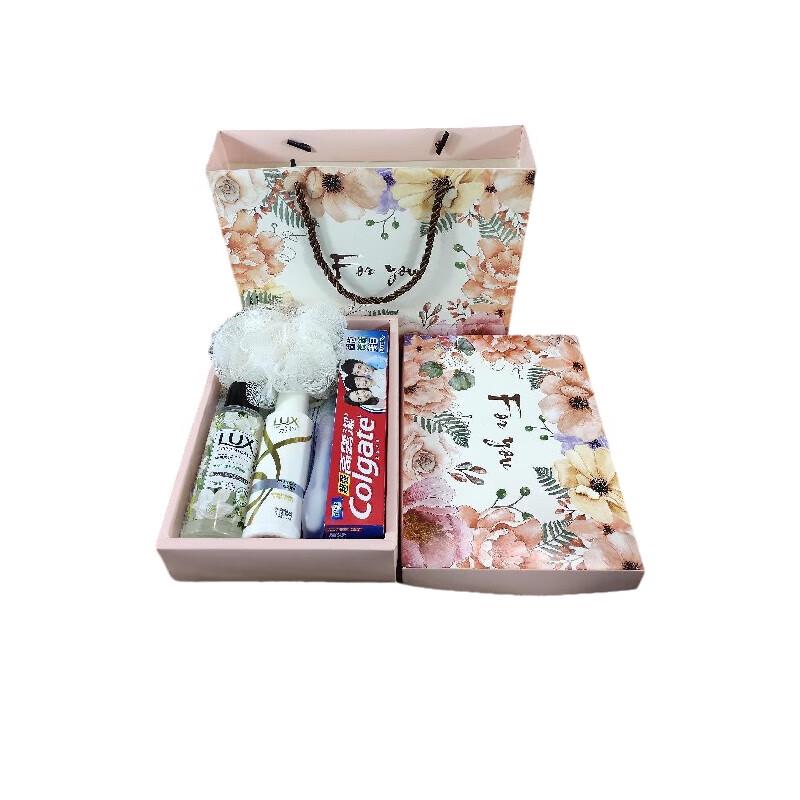 

Lux 6-Piece Toiletry Gift Set