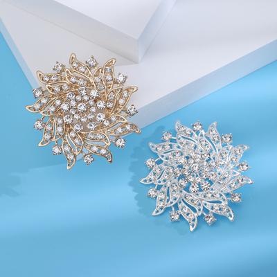 Elegant Rhinestones Wreath Brooch Woman Vintage Alloy Clothing Pin Fashion Accessory for Stylish Look