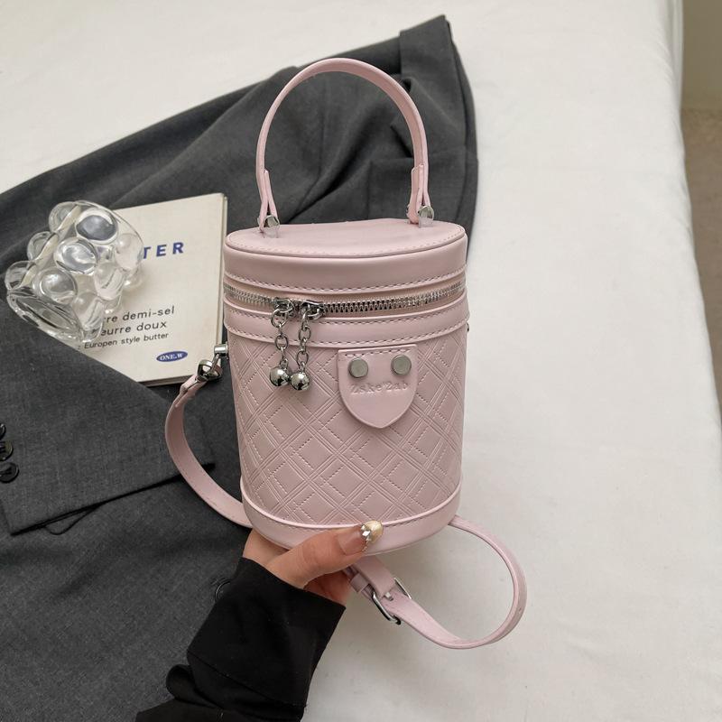 Korean version of high-value simple handbag bag women's 2025 summer new fashion niche casual messenger bucket bag
