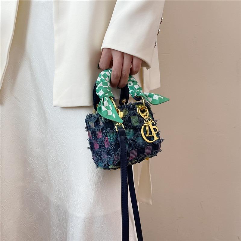 Casual niche Princess Diana bag women's fashion versatile new portable shoulder messenger bag