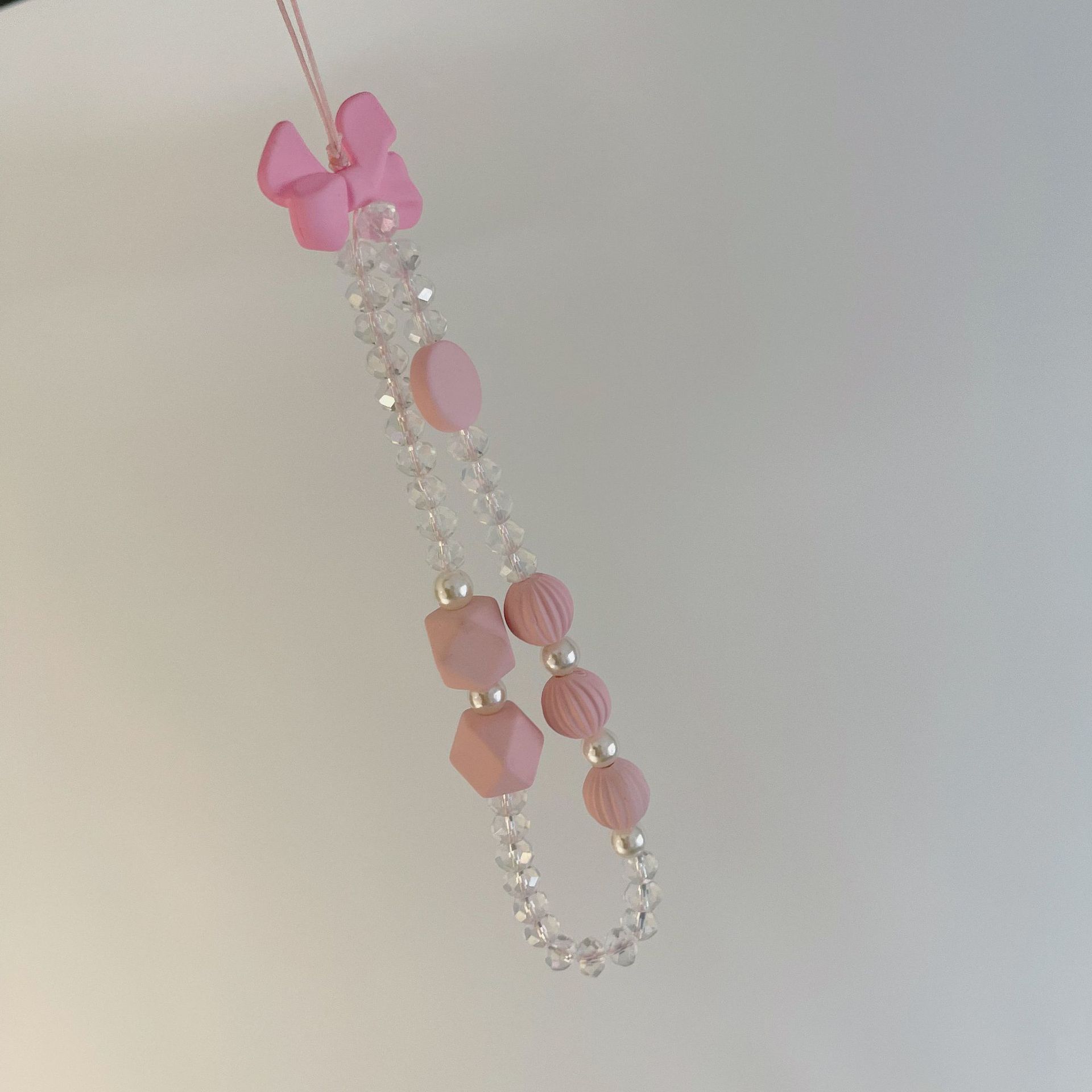 

Простая акриловая цепочка для телефона с розовым медвежьим сердечком, клубничным бантом и цветком, искусственный жемчуг, бисер, для женщин и девочек, милые аксессуары