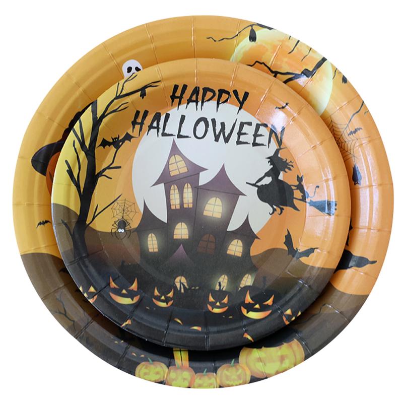 Zestaw zastawy stołowej na imprezę tematyczną Halloween: Obrus dyniowy, Talerzyki i kubki jednorazowe