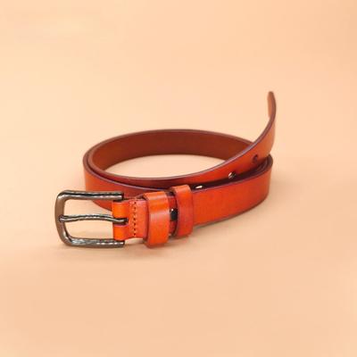 Der Gürtel aus der ersten Schicht Baumwollpasteleder ist ein schlichter und vielseitiger Damengürtel, ein modischer und personalisierter Dornschließengürtel für Frauen.