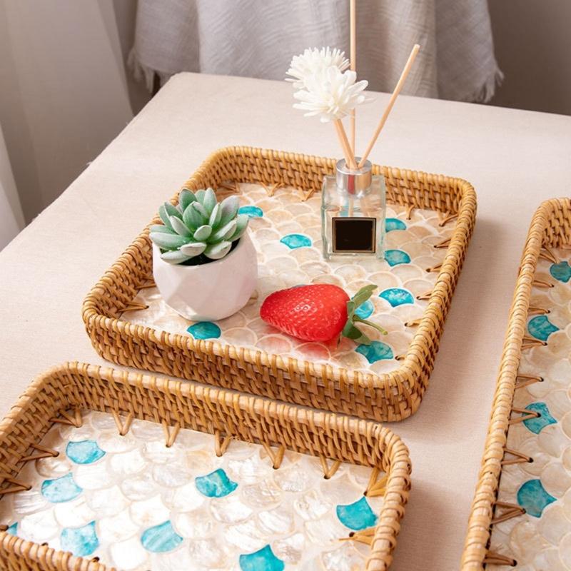 Fashionable Large Capacity Rattan Tray with Handmade Craftsmanship Home Decoration for Snacks Fruits and Desserts