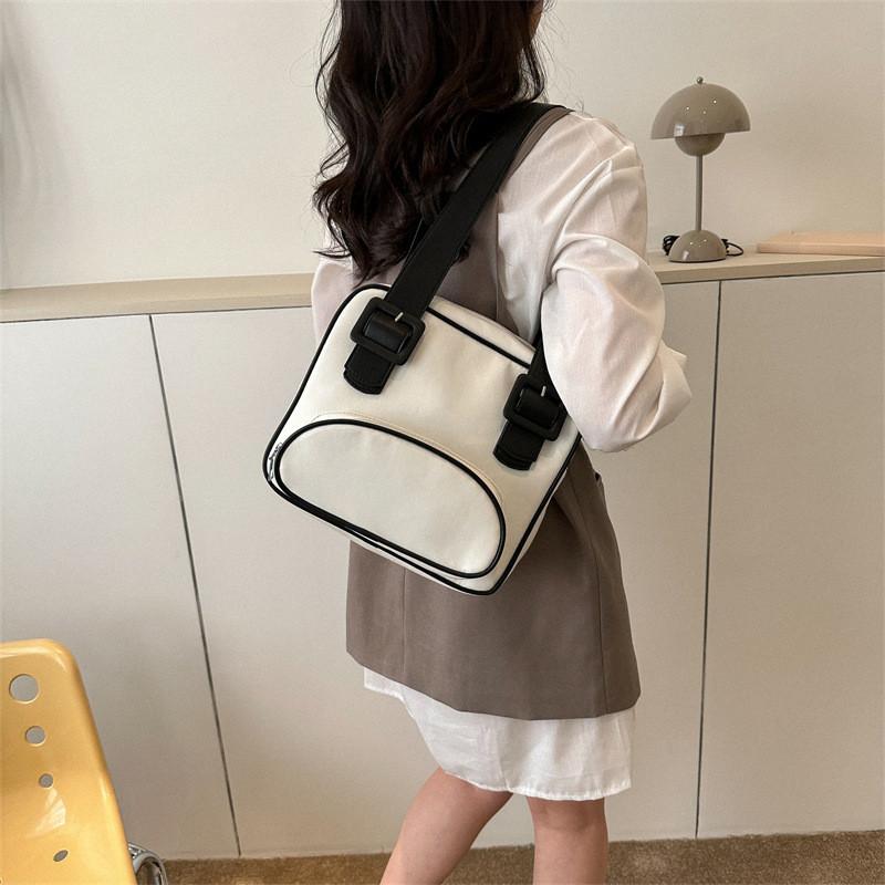 Fashionable Large Capacity Shoulder Bag 2023 Trendy Spring Underarm Tote For Women