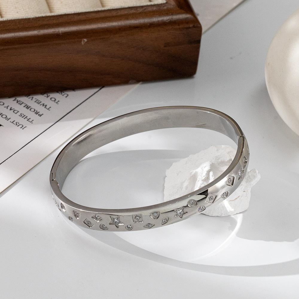 

Универсальные геометрические браслеты, модные и высококачественные браслеты из циркония, украшенные звездами