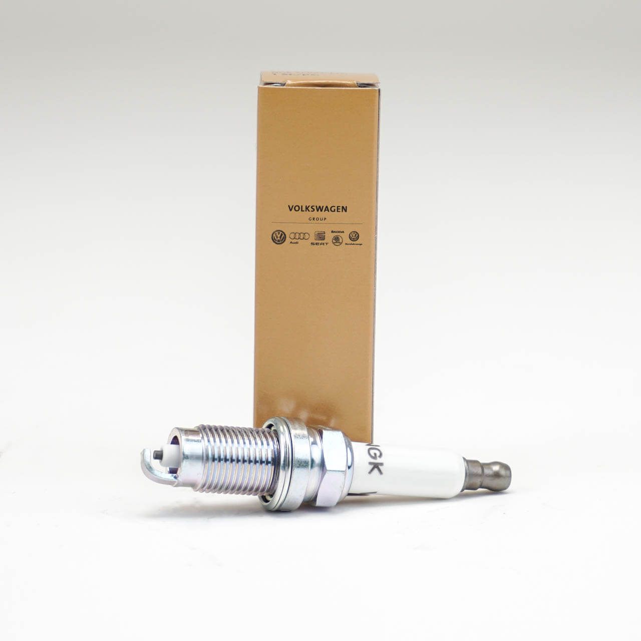 

Свеча зажигания 101905617C Подходит для Volkswagen Skoda Seat Bentley