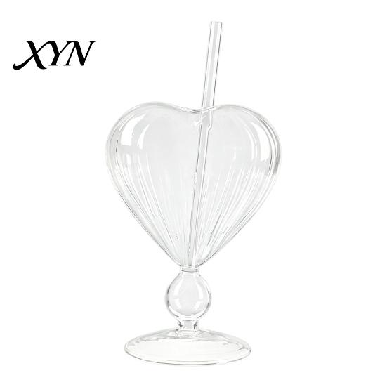Hitzebeständiges Weinglas Kreativer Herzförmiger Kelch mit Strohhalm, Personalisierter Saft Verdickter Becher für Cocktails Becher, Liebe Herz Stielglas Champagner