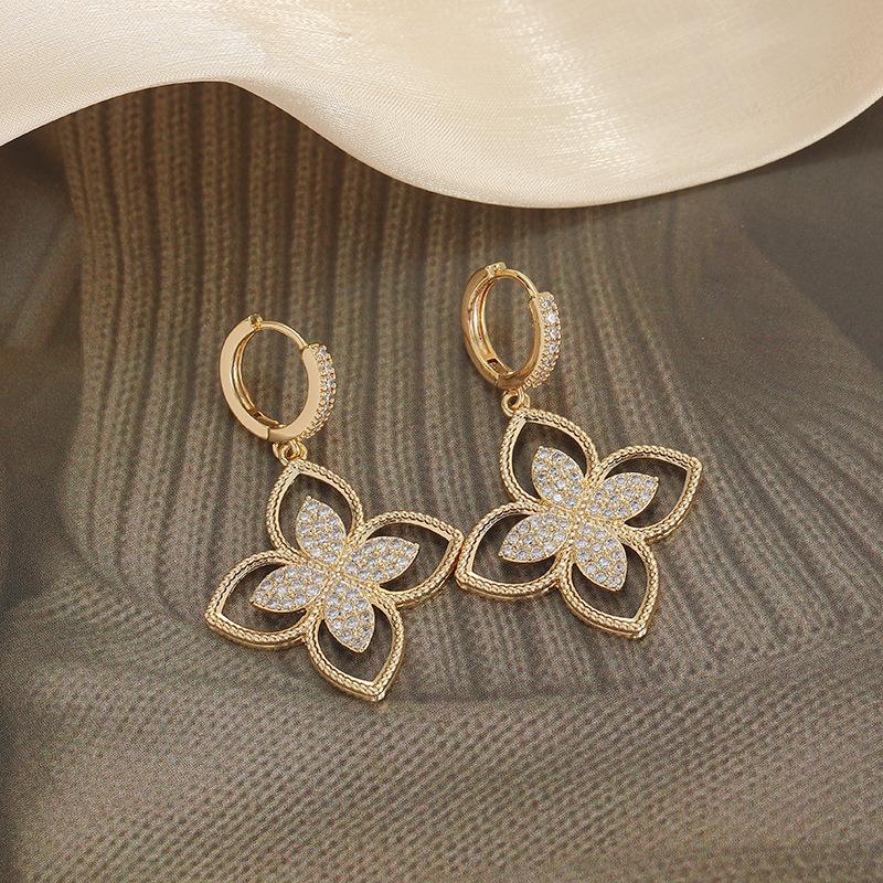 Flower Electroplated Water Droplets Small Fresh Horse Eye Zircon Earrings Silver Needle Light Luxury Bridal Stud Earrings Earrings Women Shine