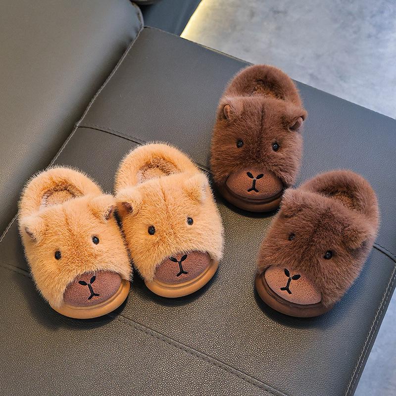 Capybara Kids' Winter Cotton Slippers - Warm Velvet Fur, Medium/Large Sizes, Parent-Child Matching, Suitable for Boys and Girls.