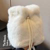2025 Autumn New Bucket Bag High Value Women's Shoulder Crossbody Simple Casual Chain Fashion Cute Plush Bag
