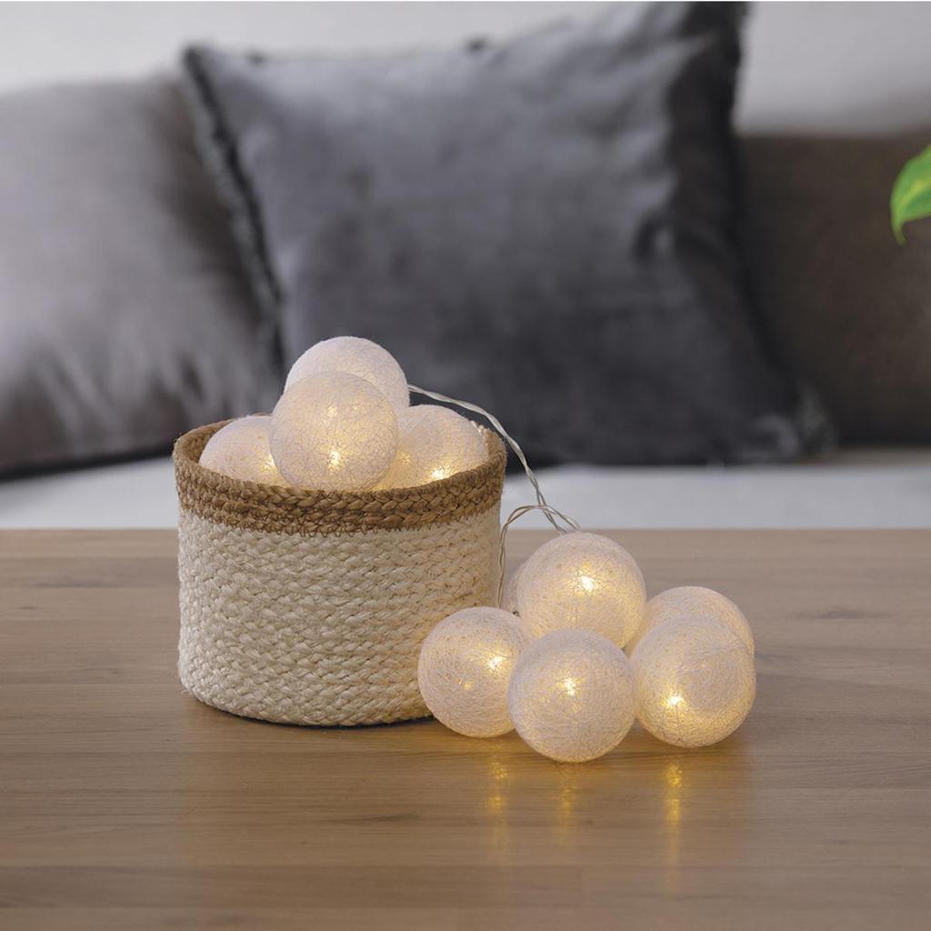 Cottonballs garland white 10-ball LED battery-powered