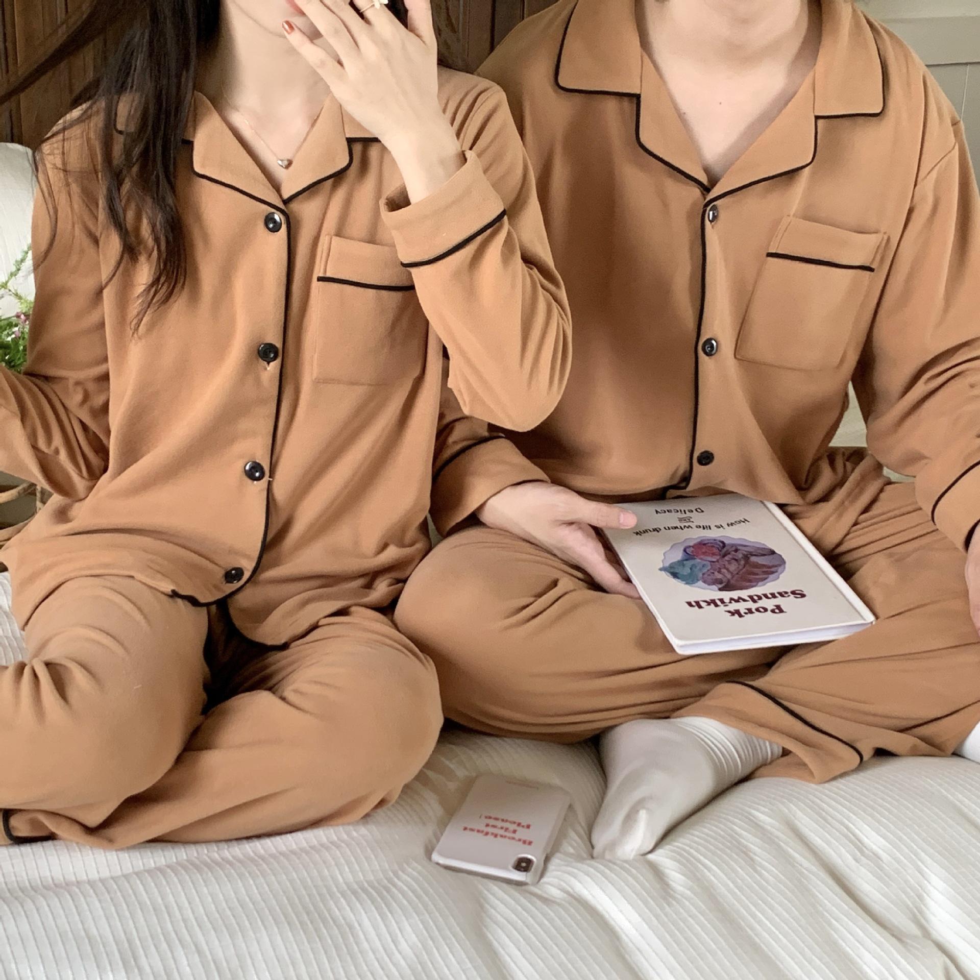 

Couples Autumn/Winter German Velvet Pajama Set - Long Sleeve Cardigan & Pants, Cozy and Comfortable Homewear. Women XXL (70-80 kg)