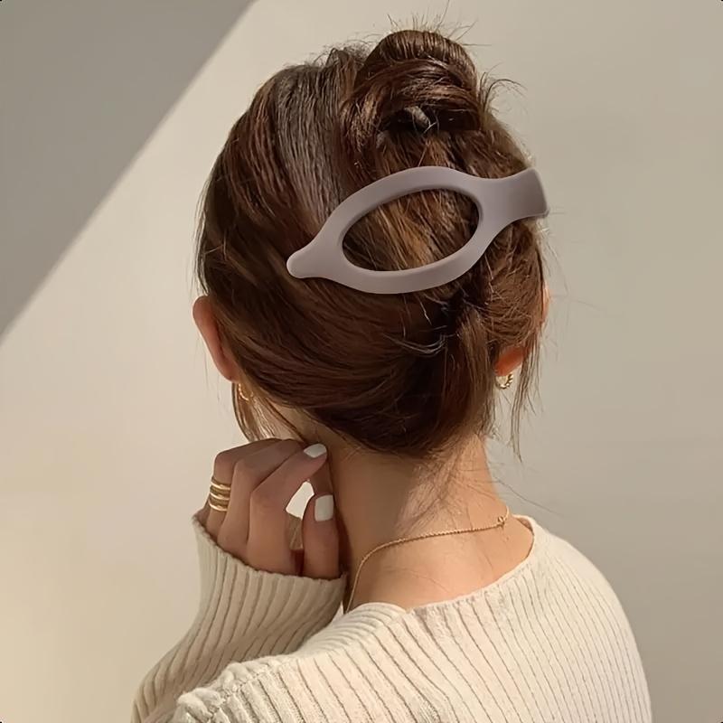Matte Hollow Oval Hair Clips Geometric Duckbill Barrettes Solid Color Fashion Hair Accessories for Women Daily Hairstyle
