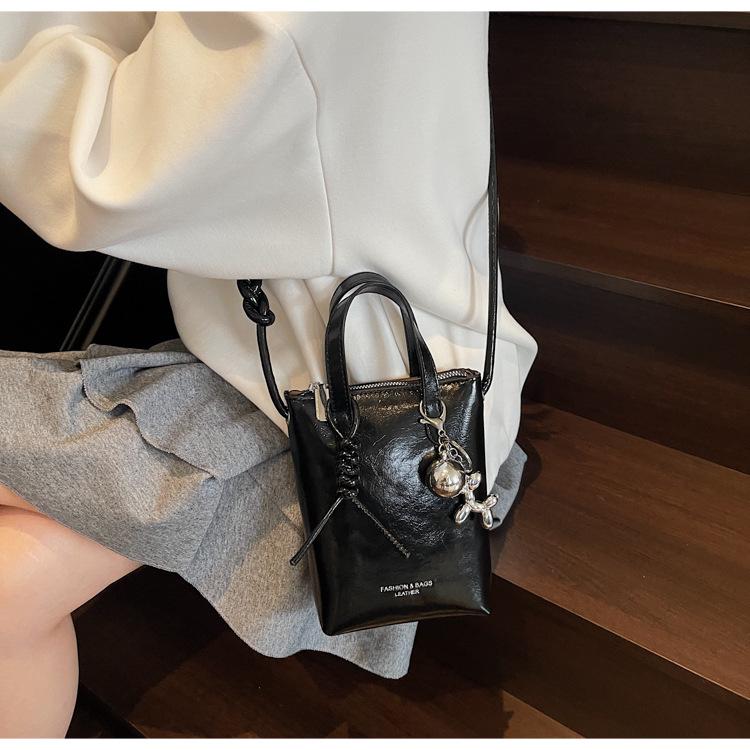 2025 Women's Mini Crossbody Bag – Lipstick Phone Carrier & Trendy Fashion Accessory