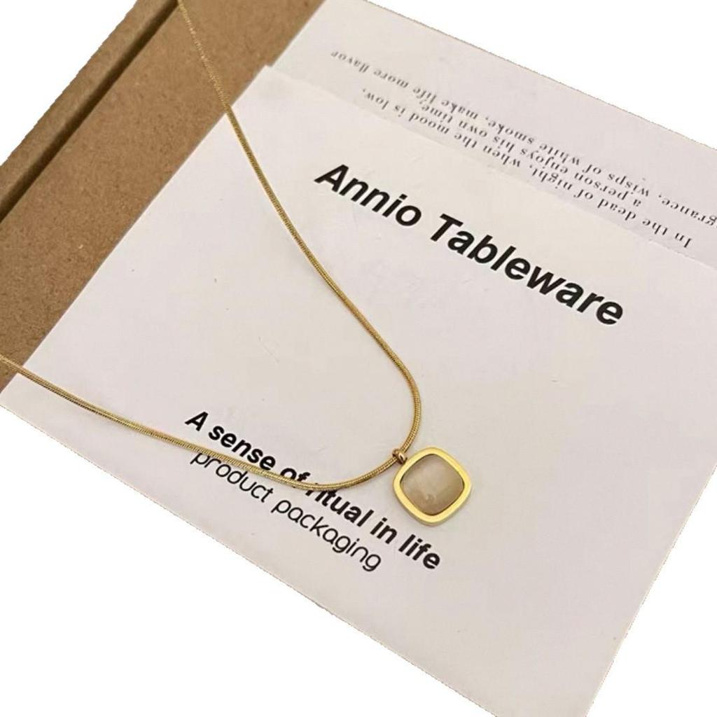 18K Gold-Plated Emerald Square Pendant Necklace - Women's Elegant Titanium Steel Clavicle Chain